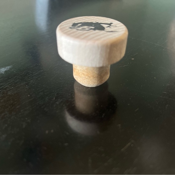 Vintage Pendleton Whiskey Cork Stoppers - Picture 7 of 8